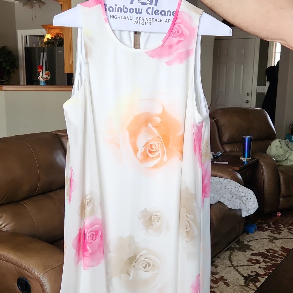 Calvin Klein, white floral, size 10 - Picture 7 of 7